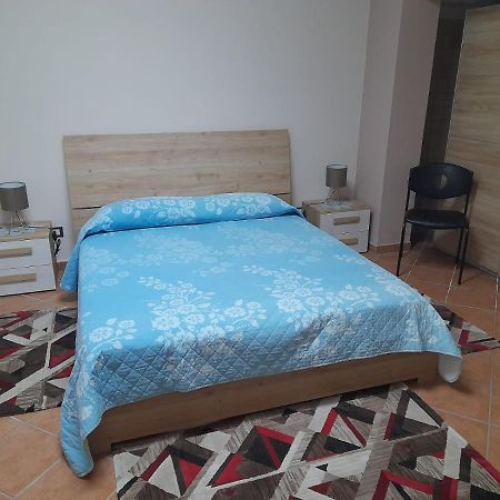 Casa Vacanze A 2 Minuti Dal Mare 아볼라 외부 사진