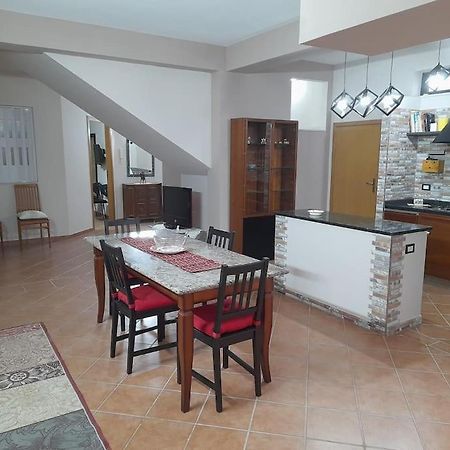 Casa Vacanze A 2 Minuti Dal Mare 아볼라 외부 사진