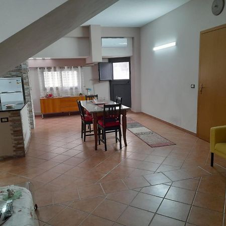 Casa Vacanze A 2 Minuti Dal Mare 아볼라 외부 사진