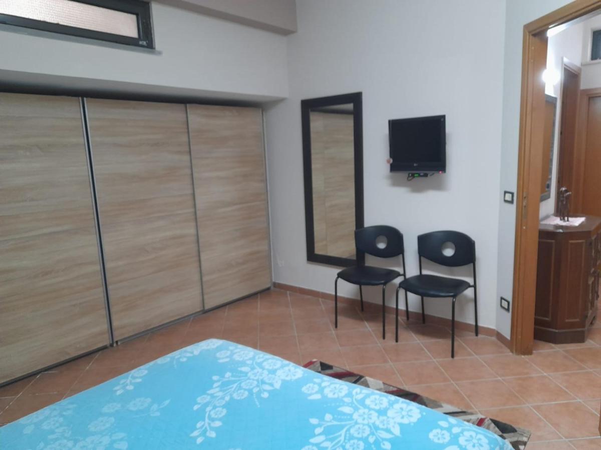 Casa Vacanze A 2 Minuti Dal Mare 아볼라 외부 사진