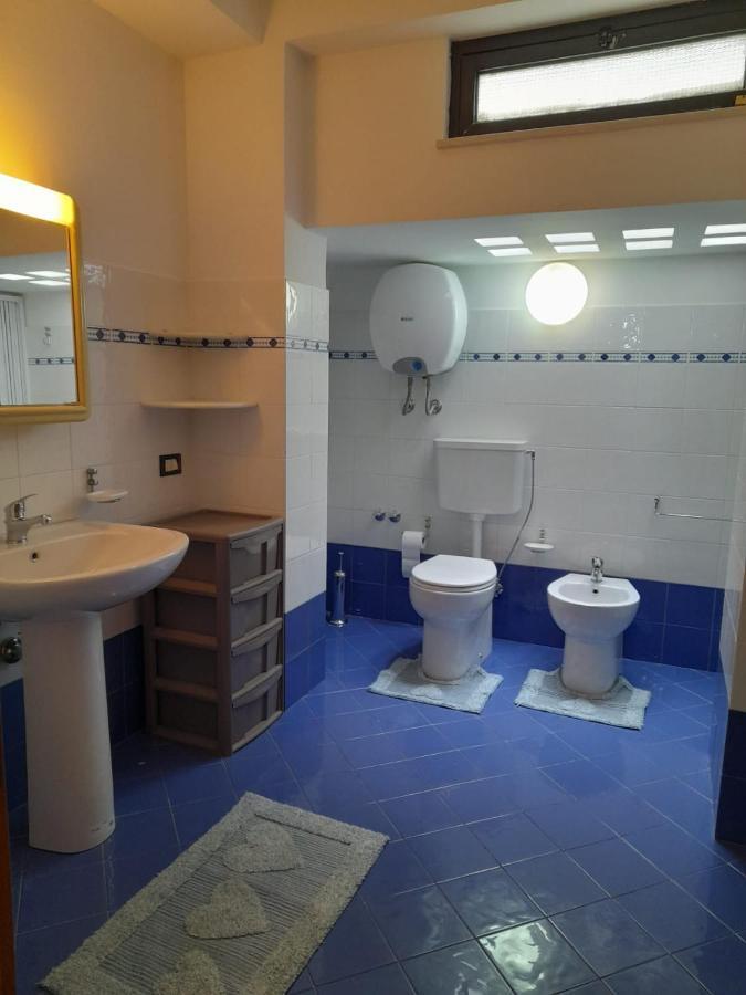 Casa Vacanze A 2 Minuti Dal Mare 아볼라 외부 사진