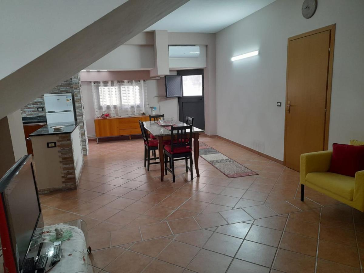 Casa Vacanze A 2 Minuti Dal Mare 아볼라 외부 사진